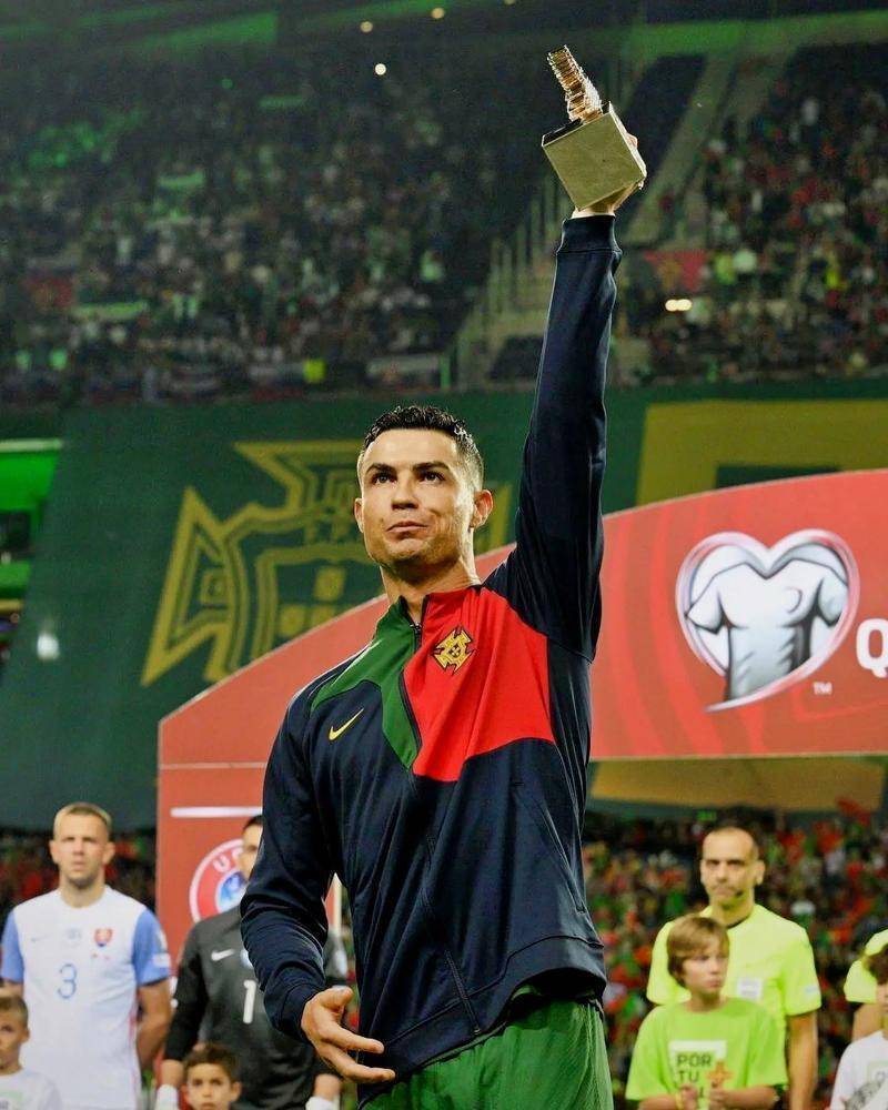 九游娱乐中文官网-C罗连续二十场比赛得分超过出色防守,美国队不断突破!赛场气氛高涨的简单介绍-九游娱乐中文官网