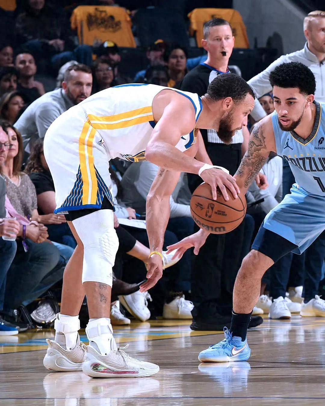 九游中国下载-库里重返赛场,险胜首场状态出色,快船观众沸腾!热度持续攀升的简单介绍-九游中国下载